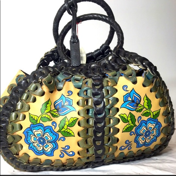 Isabella Fiore Handbags - Isabella Fiore Flower Child Apri pocket
